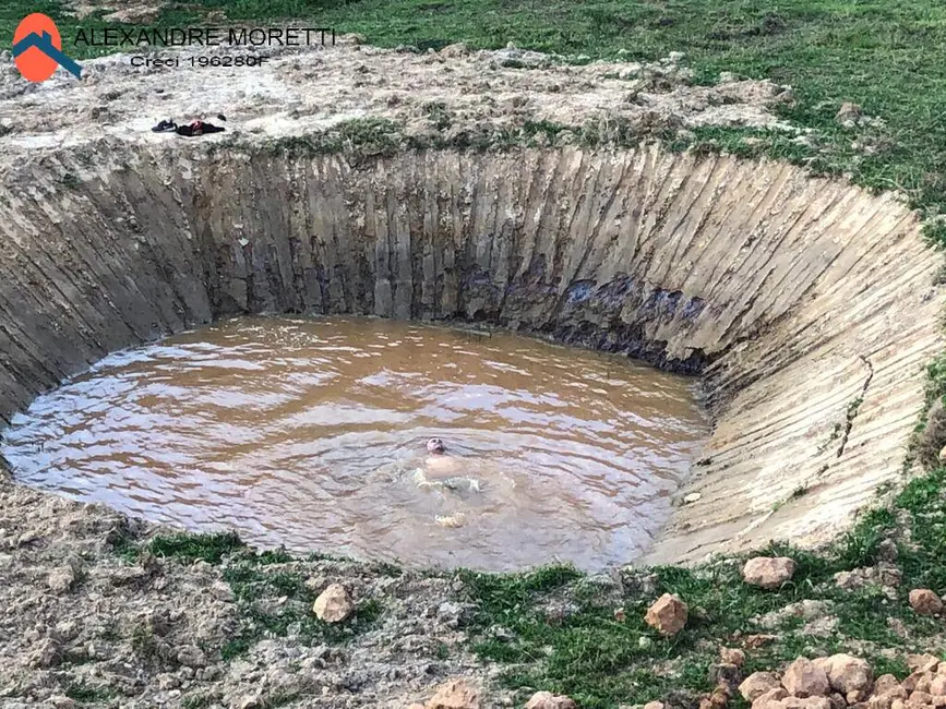Foto 6 de Chácara à venda, 1300m2 em Aracoiaba Da Serra - SP