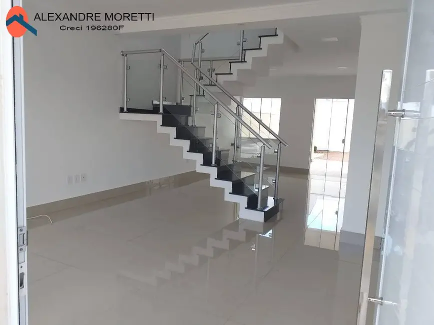 Casa com 3 quartos à venda, 250m2 em Iporanga, Sorocaba - SP - imagem 3 Foto 3 de Casa com 3 quartos à venda, 250m2 em Iporanga, Sorocaba - SP