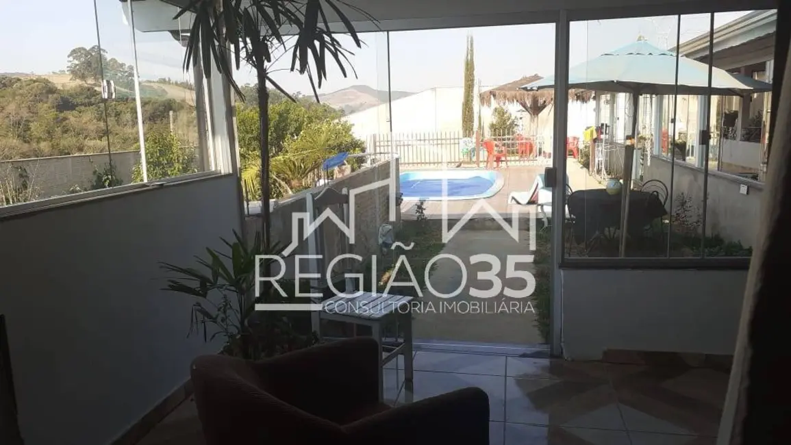 Foto 1 de Chácara com 3 quartos à venda, 260m2 em Caldas - MG