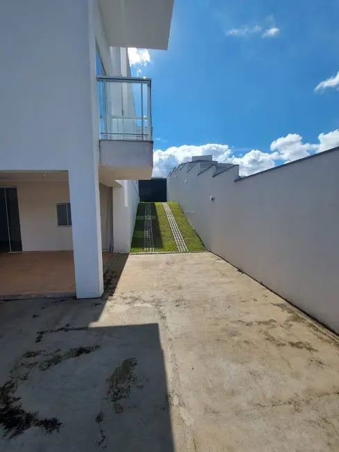 Casa com 3 quartos à venda, 374m2 em Jardim Europa, Pocos De Caldas - MG - imagem 4 Foto 4 de Casa com 3 quartos à venda, 374m2 em Jardim Europa, Pocos De Caldas - MG
