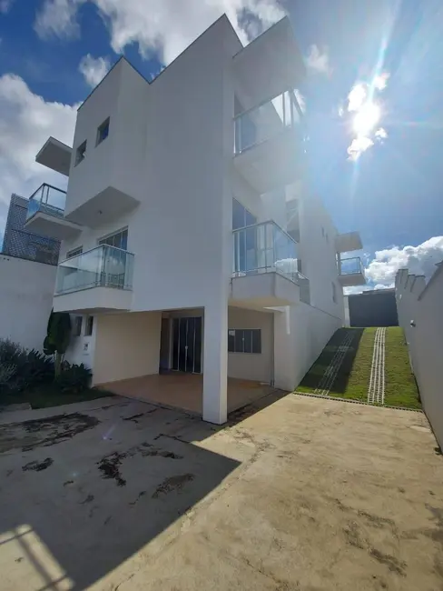 Casa com 3 quartos à venda, 374m2 em Jardim Europa, Pocos De Caldas - MG - imagem 3 Foto 3 de Casa com 3 quartos à venda, 374m2 em Jardim Europa, Pocos De Caldas - MG