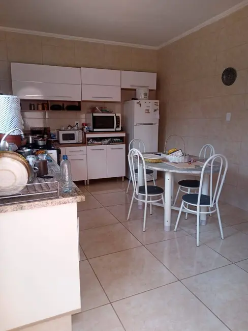 Casa com 3 quartos à venda, 173m2 em Conjunto Habitacional Pedro Afonso Junqueira, Pocos De Caldas - MG - imagem 6 Foto 6 de Casa com 3 quartos à venda, 173m2 em Conjunto Habitacional Pedro Afonso Junqueira, Pocos De Caldas - MG