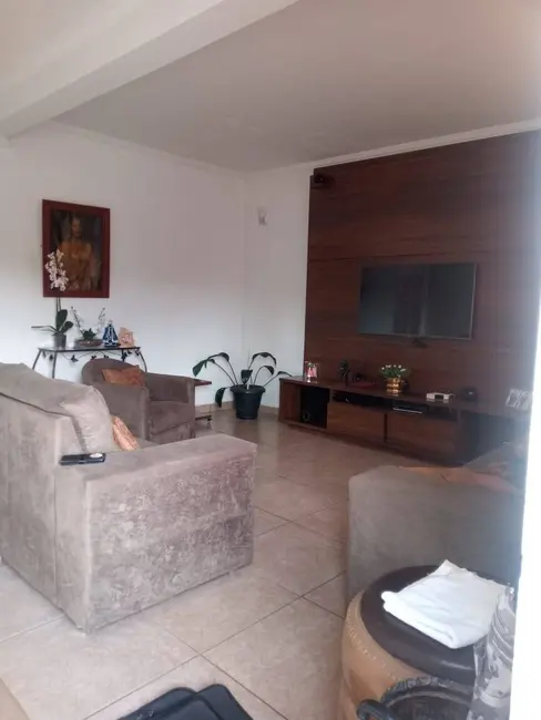 Casa com 3 quartos à venda, 173m2 em Conjunto Habitacional Pedro Afonso Junqueira, Pocos De Caldas - MG - imagem 3 Foto 3 de Casa com 3 quartos à venda, 173m2 em Conjunto Habitacional Pedro Afonso Junqueira, Pocos De Caldas - MG