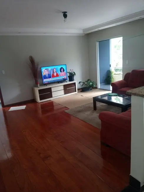 Casa com 3 quartos à venda, 157m2 em Jardim Quisisana, Pocos De Caldas - MG - imagem 1 Foto 1 de Casa com 3 quartos à venda, 157m2 em Jardim Quisisana, Pocos De Caldas - MG