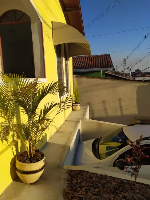 Casa com 2 quartos à venda, 250m2 em Parque Pinheiros, Pocos De Caldas - MG - imagem 5 Foto 5 de Casa com 2 quartos à venda, 250m2 em Parque Pinheiros, Pocos De Caldas - MG