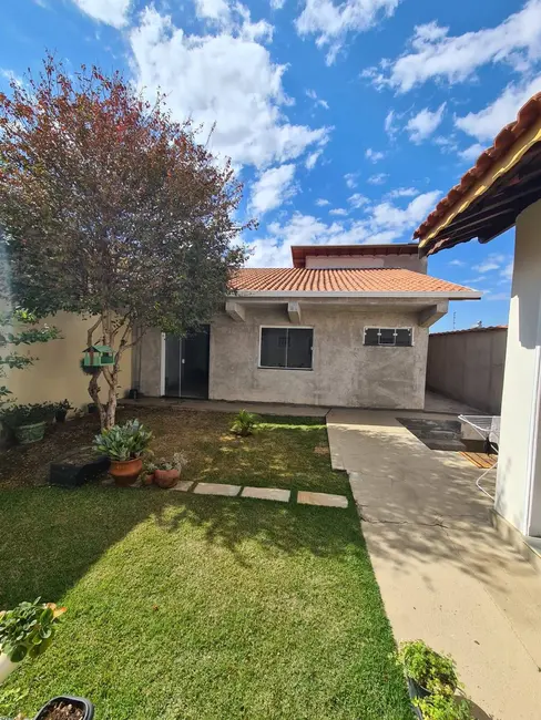 Foto 2 de Casa com 4 quartos à venda, 250m2 em Jardim das Azaléias, Pocos De Caldas - MG