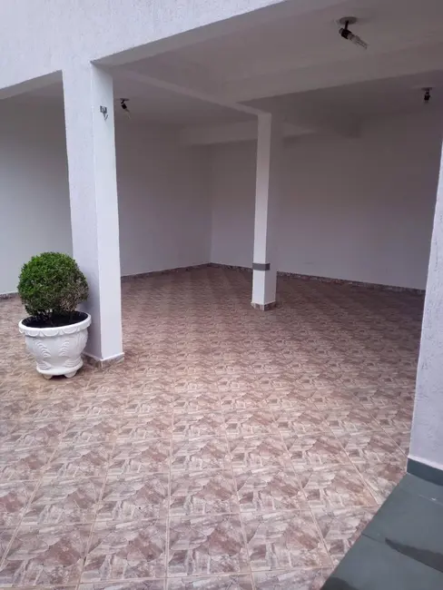 Casa com 2 quartos à venda, 160m2 em Residencial Santa Clara, Pocos De Caldas - MG - imagem 6 Foto 6 de Casa com 2 quartos à venda, 160m2 em Residencial Santa Clara, Pocos De Caldas - MG