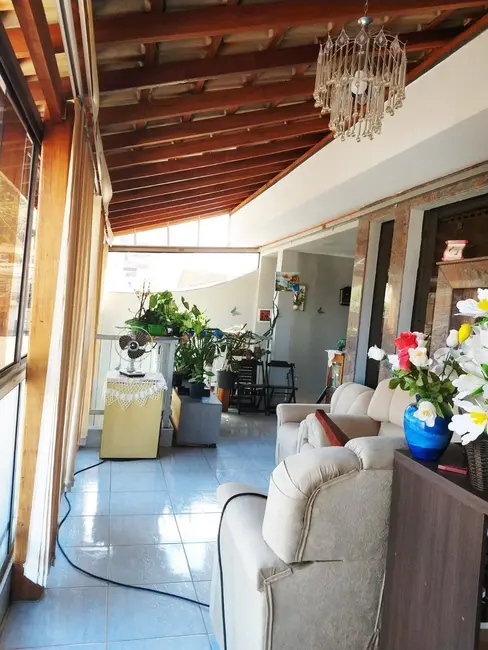 Foto 1 de Casa com 2 quartos à venda, 180m2 em Jardim Santa Rosália, Pocos De Caldas - MG