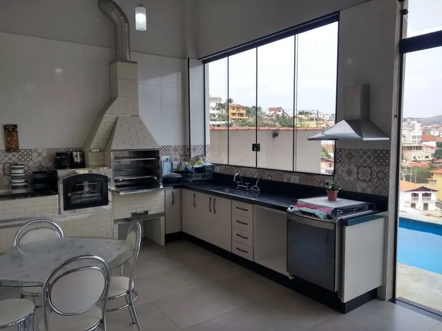 Foto 6 de Casa com 3 quartos à venda, 350m2 em Parque Vivaldi Leite Ribeiro, Pocos De Caldas - MG