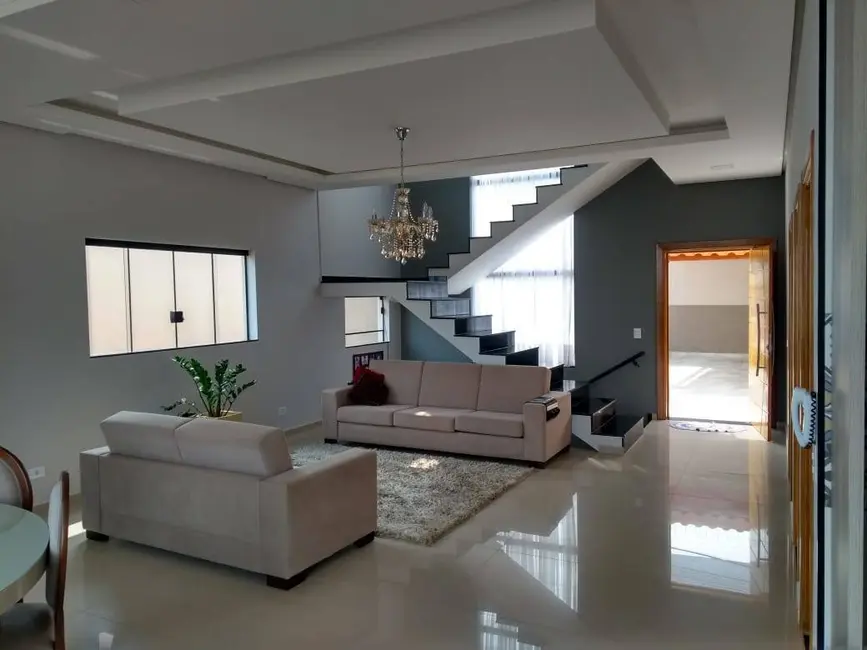 Foto 1 de Casa com 3 quartos à venda, 350m2 em Parque Vivaldi Leite Ribeiro, Pocos De Caldas - MG