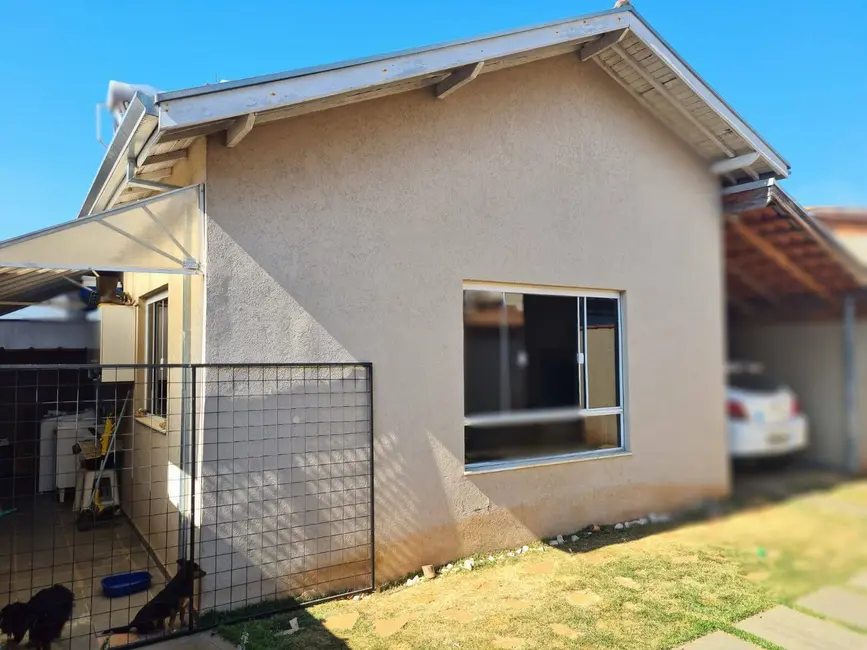 Casa com 3 quartos à venda, 130m2 em Santa Teresa, Pocos De Caldas - MG - imagem 3 Foto 3 de Casa com 3 quartos à venda, 130m2 em Santa Teresa, Pocos De Caldas - MG