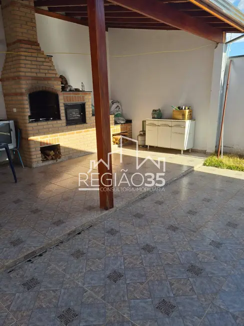 Foto 1 de Casa com 3 quartos à venda, 300m2 em Monte Verde II, Pocos De Caldas - MG