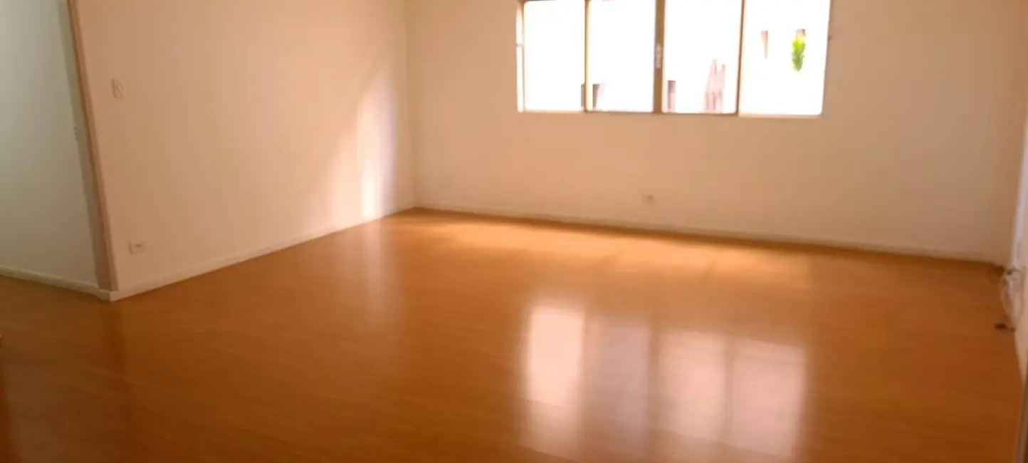 Apartamento com 3 quartos para alugar, 120m2 em Centro, Pocos De Caldas - MG - imagem 7 Foto 7 de Apartamento com 3 quartos para alugar, 120m2 em Centro, Pocos De Caldas - MG