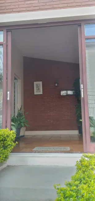 Casa com 4 quartos à venda, 300m2 em Santa Ângela, Pocos De Caldas - MG - imagem 3 Foto 3 de Casa com 4 quartos à venda, 300m2 em Santa Ângela, Pocos De Caldas - MG