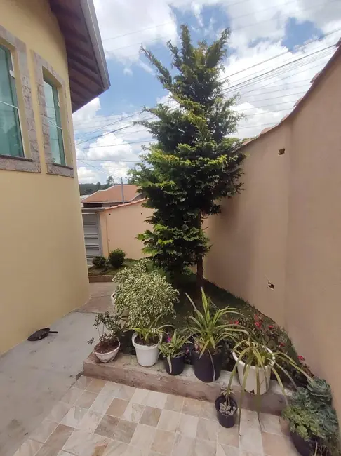 Casa com 2 quartos à venda, 110m2 em Jardim Itamaraty V, Pocos De Caldas - MG - imagem 4 Foto 4 de Casa com 2 quartos à venda, 110m2 em Jardim Itamaraty V, Pocos De Caldas - MG