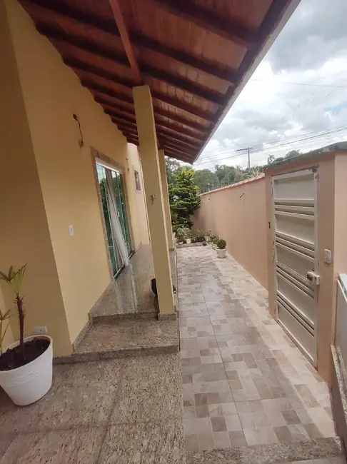 Casa com 2 quartos à venda, 110m2 em Jardim Itamaraty V, Pocos De Caldas - MG - imagem 3 Foto 3 de Casa com 2 quartos à venda, 110m2 em Jardim Itamaraty V, Pocos De Caldas - MG