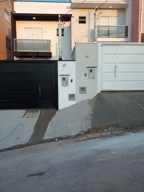 Casa com 3 quartos à venda, 116m2 em Loteamento Campo das Aroeiras, Pocos De Caldas - MG - imagem 3 Foto 3 de Casa com 3 quartos à venda, 116m2 em Loteamento Campo das Aroeiras, Pocos De Caldas - MG