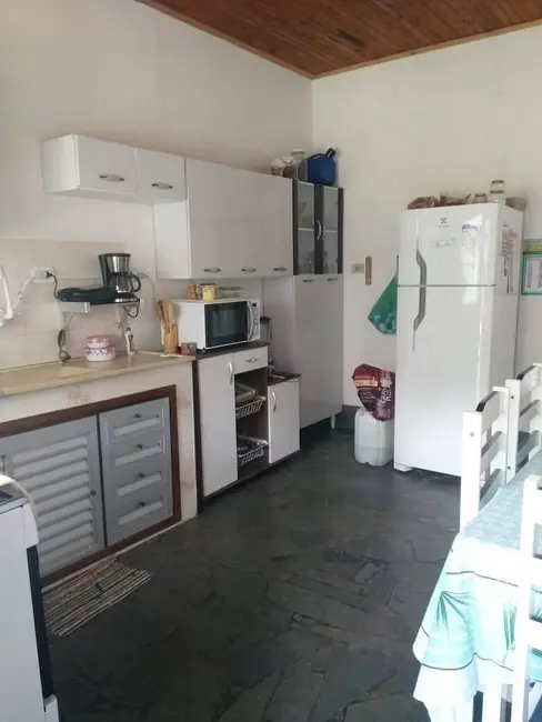 Chácara com 2 quartos à venda, 800m2 em Caldas - MG - imagem 3 Foto 3 de Chácara com 2 quartos à venda, 800m2 em Caldas - MG