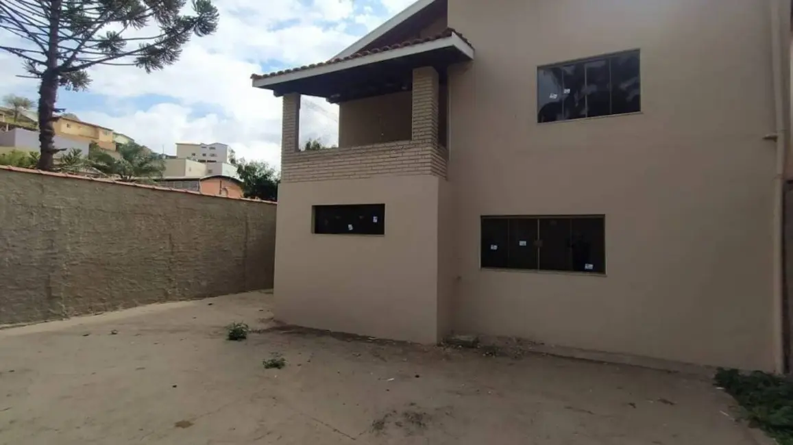 Casa com 3 quartos à venda, 100m2 em Jardim Quisisana, Pocos De Caldas - MG - imagem 4 Foto 4 de Casa com 3 quartos à venda, 100m2 em Jardim Quisisana, Pocos De Caldas - MG