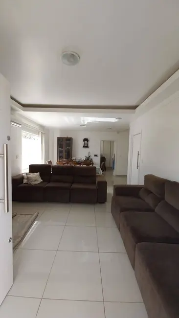 Casa com 3 quartos à venda, 280m2 em Chácara dos Cravos, Pocos De Caldas - MG - imagem 5 Foto 5 de Casa com 3 quartos à venda, 280m2 em Chácara dos Cravos, Pocos De Caldas - MG