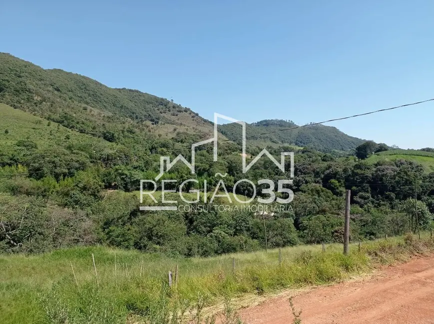 Foto 1 de Terreno / Lote à venda, 300m2 em Caldas - MG