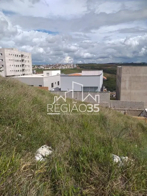 Foto 1 de Terreno / Lote à venda, 350m2 em Pocos De Caldas - MG