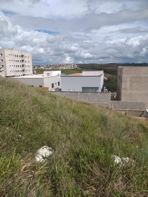 Foto 1 de Terreno / Lote à venda, 350m2 em Pocos De Caldas - MG