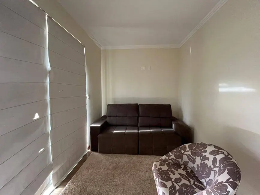 Casa com 3 quartos à venda, 220m2 em Jardim Centenário, Pocos De Caldas - MG - imagem 9 Foto 9 de Casa com 3 quartos à venda, 220m2 em Jardim Centenário, Pocos De Caldas - MG