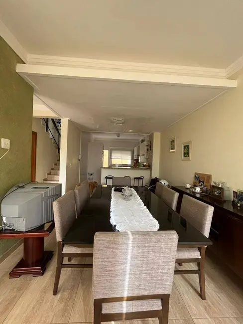 Casa com 3 quartos à venda, 220m2 em Jardim Centenário, Pocos De Caldas - MG - imagem 5 Foto 5 de Casa com 3 quartos à venda, 220m2 em Jardim Centenário, Pocos De Caldas - MG