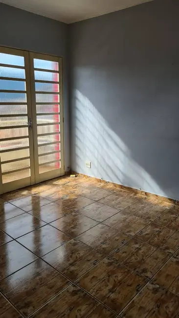 Apartamento com 2 quartos para alugar, 75m2 em Santa Lúcia, Pocos De Caldas - MG - imagem 8 Foto 8 de Apartamento com 2 quartos para alugar, 75m2 em Santa Lúcia, Pocos De Caldas - MG