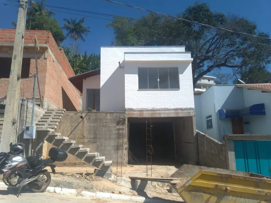 Casa com 2 quartos à venda, 124m2 em Centro, Caldas - MG - imagem 3 Foto 3 de Casa com 2 quartos à venda, 124m2 em Centro, Caldas - MG