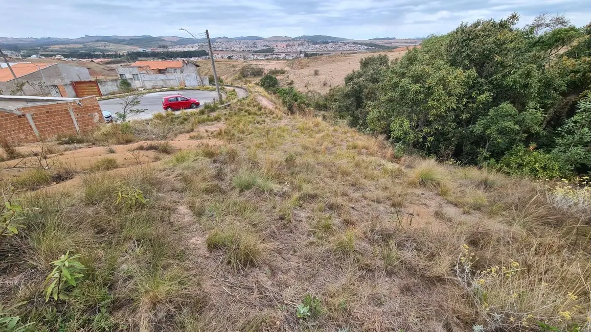 Terreno / Lote à venda, 620m2 em Loteamento Residencial Tiradentes, Pocos De Caldas - MG - imagem 9 Foto 9 de Terreno / Lote à venda, 620m2 em Loteamento Residencial Tiradentes, Pocos De Caldas - MG