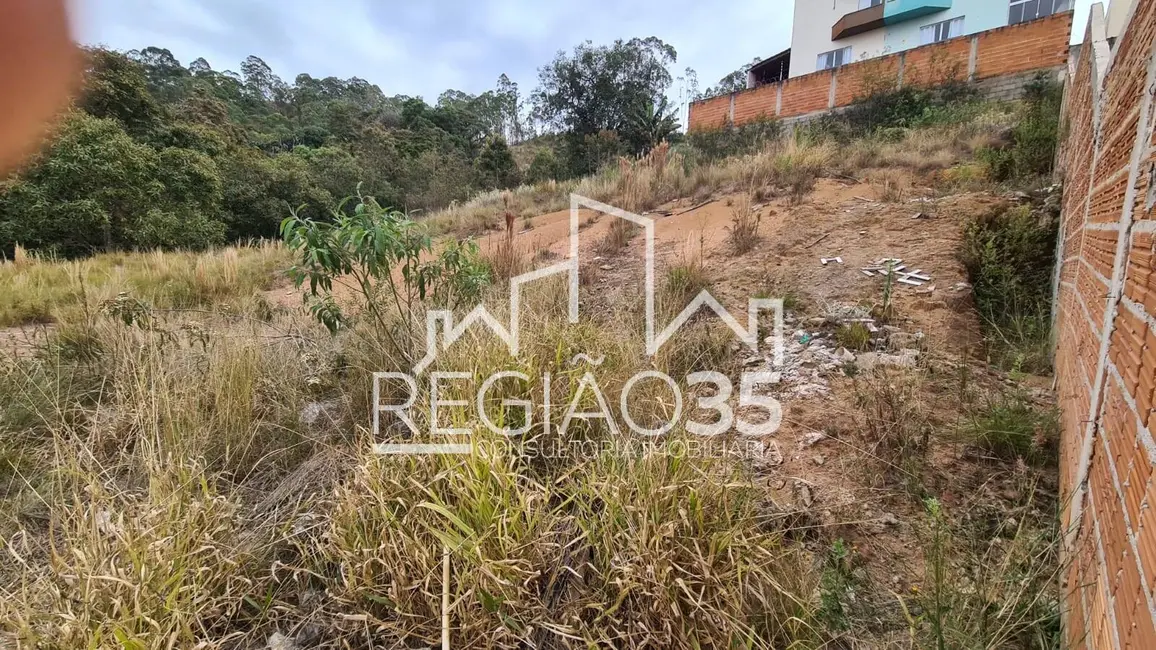 Foto 1 de Terreno / Lote à venda, 620m2 em Loteamento Residencial Tiradentes, Pocos De Caldas - MG