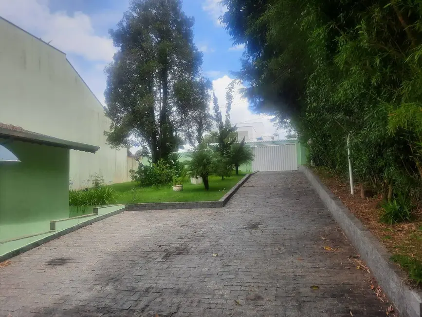 Casa com 3 quartos à venda, 1300m2 em Chácara São Francisco, Pocos De Caldas - MG - imagem 3 Foto 3 de Casa com 3 quartos à venda, 1300m2 em Chácara São Francisco, Pocos De Caldas - MG