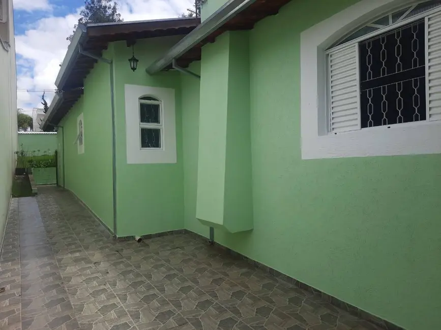 Casa com 3 quartos à venda, 1300m2 em Chácara São Francisco, Pocos De Caldas - MG - imagem 5 Foto 5 de Casa com 3 quartos à venda, 1300m2 em Chácara São Francisco, Pocos De Caldas - MG