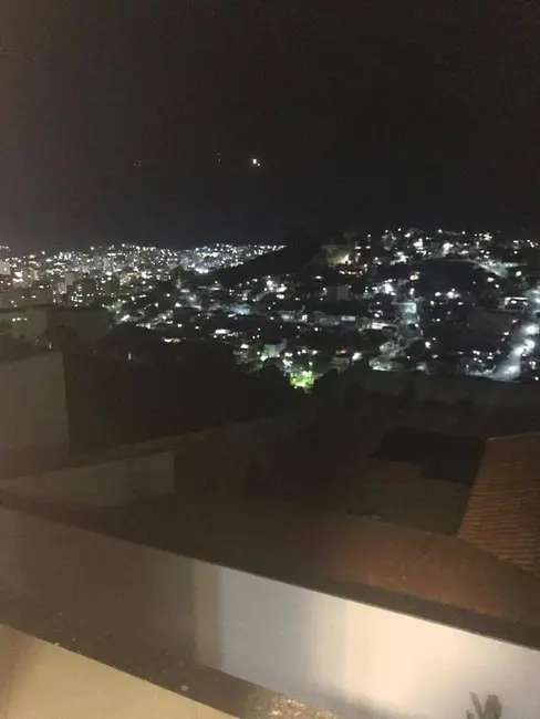 Casa com 1 quarto à venda, 290m2 em Parque Vivaldi Leite Ribeiro, Pocos De Caldas - MG - imagem 2 Foto 2 de Casa com 1 quarto à venda, 290m2 em Parque Vivaldi Leite Ribeiro, Pocos De Caldas - MG