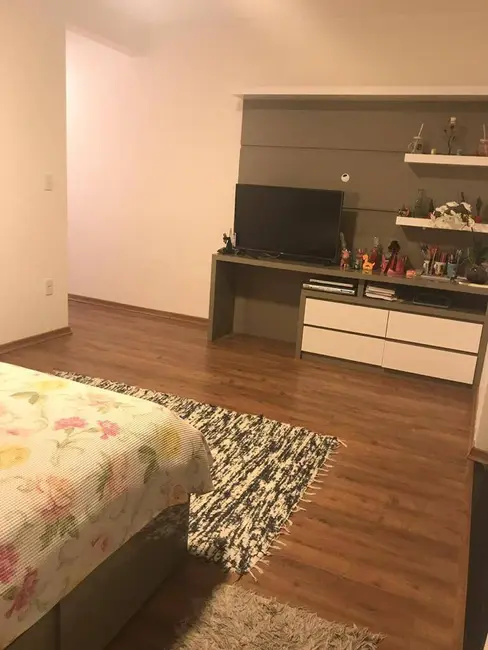 Casa com 1 quarto à venda, 290m2 em Parque Vivaldi Leite Ribeiro, Pocos De Caldas - MG - imagem 5 Foto 5 de Casa com 1 quarto à venda, 290m2 em Parque Vivaldi Leite Ribeiro, Pocos De Caldas - MG