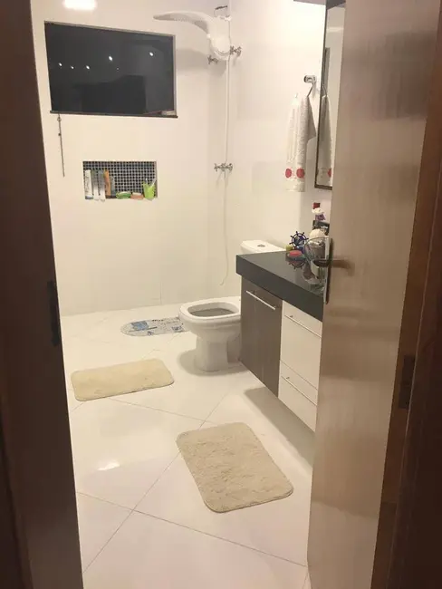 Casa com 1 quarto à venda, 290m2 em Parque Vivaldi Leite Ribeiro, Pocos De Caldas - MG - imagem 3 Foto 3 de Casa com 1 quarto à venda, 290m2 em Parque Vivaldi Leite Ribeiro, Pocos De Caldas - MG