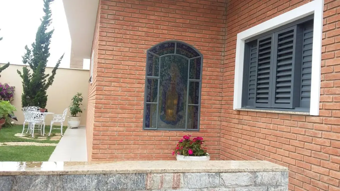 Casa com 3 quartos à venda, 276m2 em Jardim Carolina, Pocos De Caldas - MG - imagem 2 Foto 2 de Casa com 3 quartos à venda, 276m2 em Jardim Carolina, Pocos De Caldas - MG