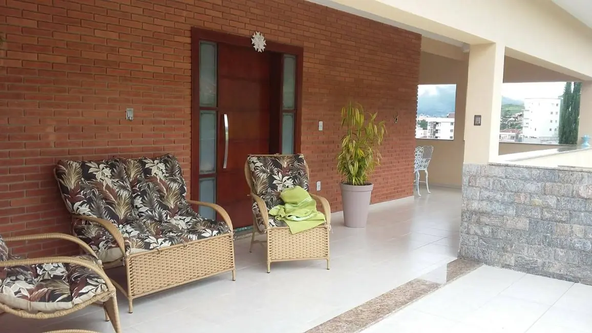 Casa com 3 quartos à venda, 276m2 em Jardim Carolina, Pocos De Caldas - MG - imagem 3 Foto 3 de Casa com 3 quartos à venda, 276m2 em Jardim Carolina, Pocos De Caldas - MG