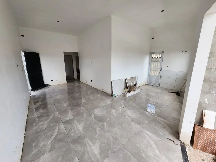 Casa com 3 quartos à venda, 150m2 em Jardim dos Manacás, Pocos De Caldas - MG - imagem 4 Foto 4 de Casa com 3 quartos à venda, 150m2 em Jardim dos Manacás, Pocos De Caldas - MG
