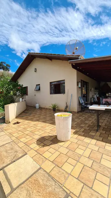 Chácara com 2 quartos à venda, 1594m2 em Zona Rural, Pocos De Caldas - MG - imagem 3 Foto 3 de Chácara com 2 quartos à venda, 1594m2 em Zona Rural, Pocos De Caldas - MG