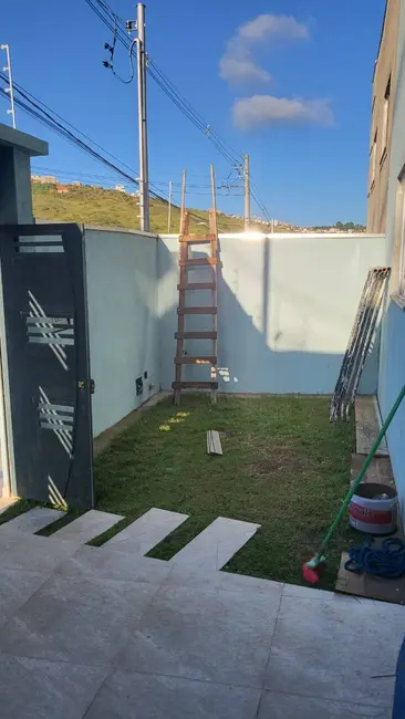 Casa com 3 quartos à venda, 120m2 em Pocos De Caldas - MG - imagem 1 Foto 1 de Casa com 3 quartos à venda, 120m2 em Pocos De Caldas - MG