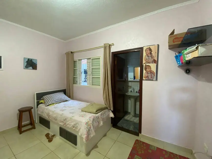 Foto 8 de Casa com 4 quartos à venda, 223m2 em Residencial Mantiqueira, Pocos De Caldas - MG