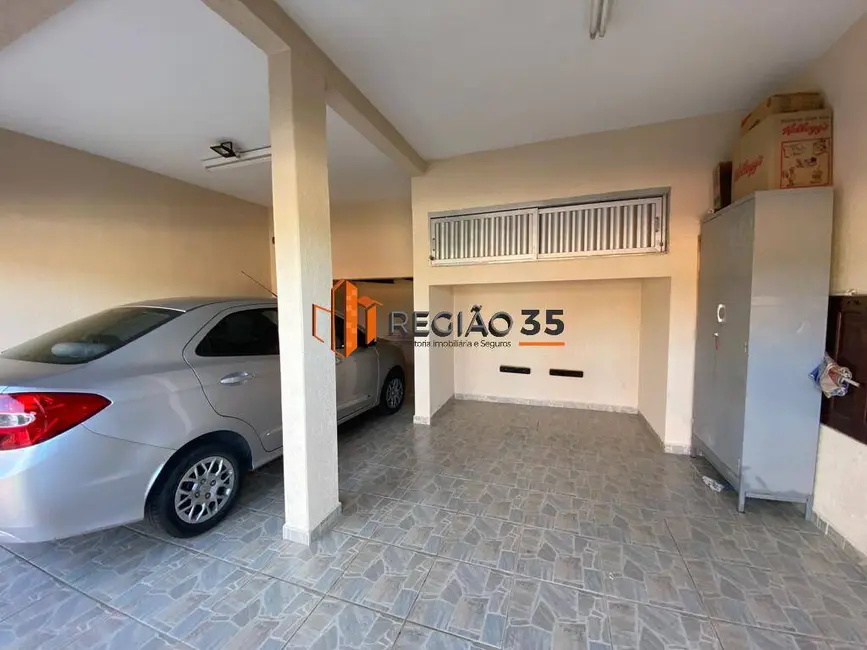 Foto 2 de Casa com 4 quartos à venda, 223m2 em Residencial Mantiqueira, Pocos De Caldas - MG