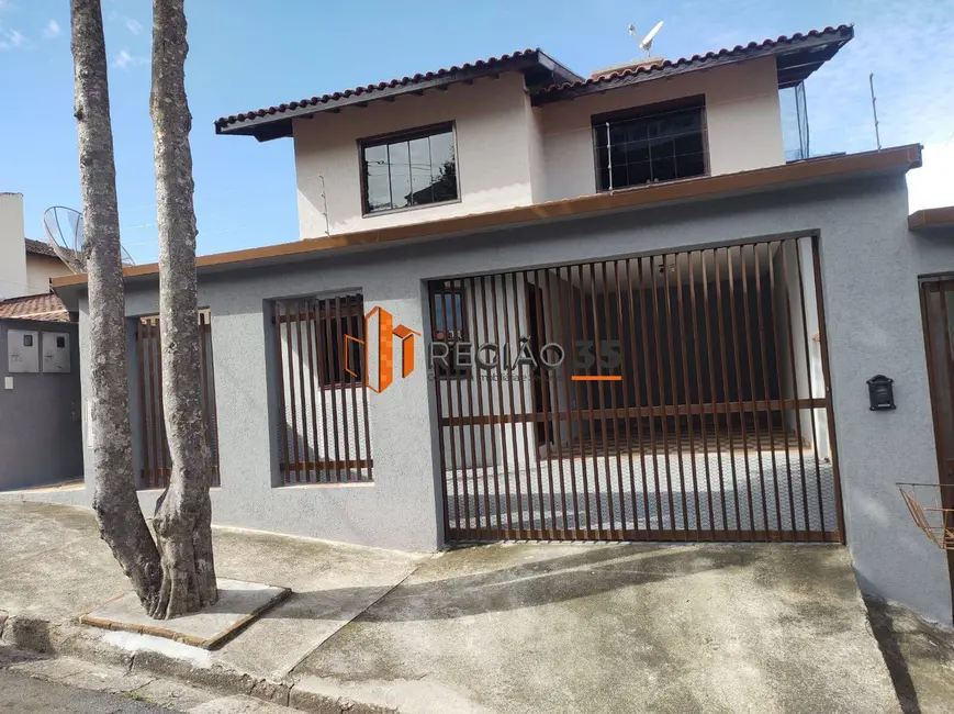 Foto 1 de Casa com 3 quartos à venda, 250m2 em Jardim Ipê, Pocos De Caldas - MG