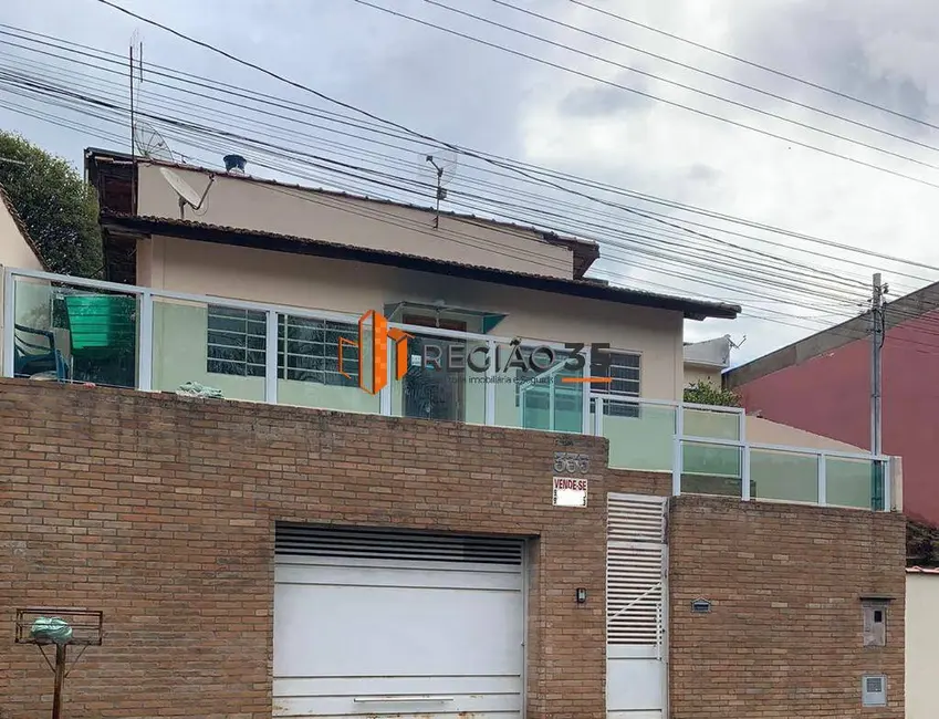 Foto 1 de Casa com 3 quartos à venda, 250m2 em Jardim Ipê, Pocos De Caldas - MG