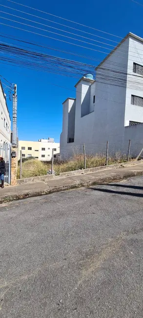 Terreno / Lote à venda, 250m2 em Santa Maria, Pocos De Caldas - MG - imagem 6 Foto 6 de Terreno / Lote à venda, 250m2 em Santa Maria, Pocos De Caldas - MG