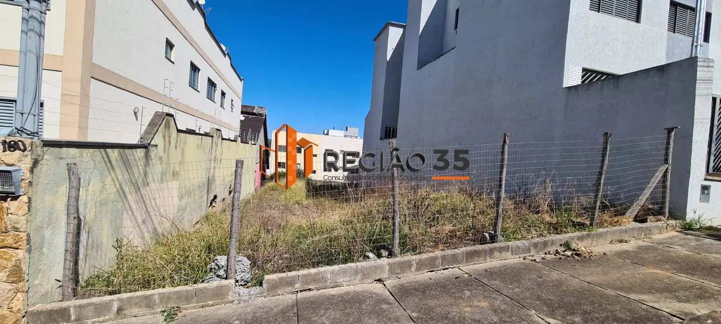 Foto 1 de Terreno / Lote à venda, 250m2 em Santa Maria, Pocos De Caldas - MG