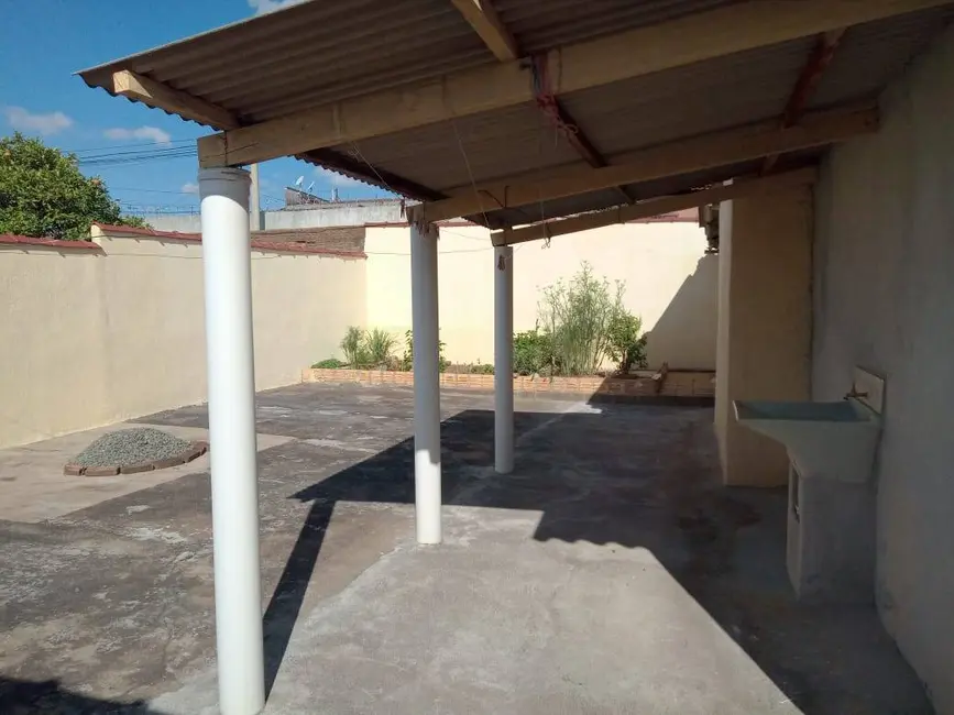 Casa com 2 quartos à venda, 92m2 em Conjunto Habitacional Pedro Afonso Junqueira, Pocos De Caldas - MG - imagem 3 Foto 3 de Casa com 2 quartos à venda, 92m2 em Conjunto Habitacional Pedro Afonso Junqueira, Pocos De Caldas - MG